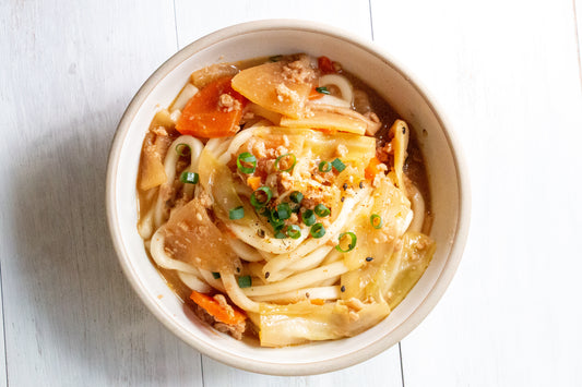 寒い冬でも簡単5分!大豆ミートのあったか〜いごま味噌うどん